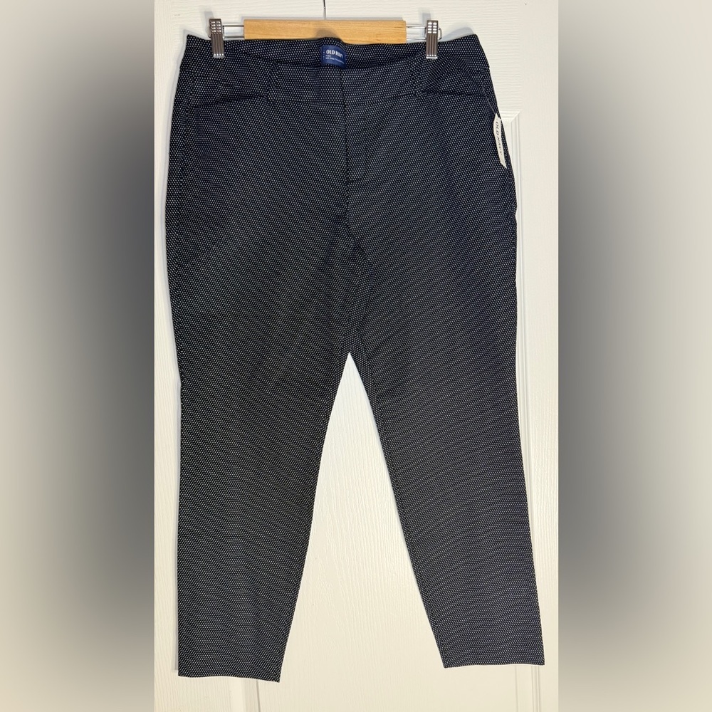 Old Navy Black and White Ankle Pants, Size 14 Regular